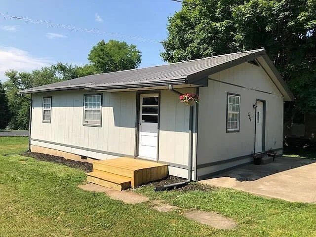 505 Davis St Ghent KY 41008